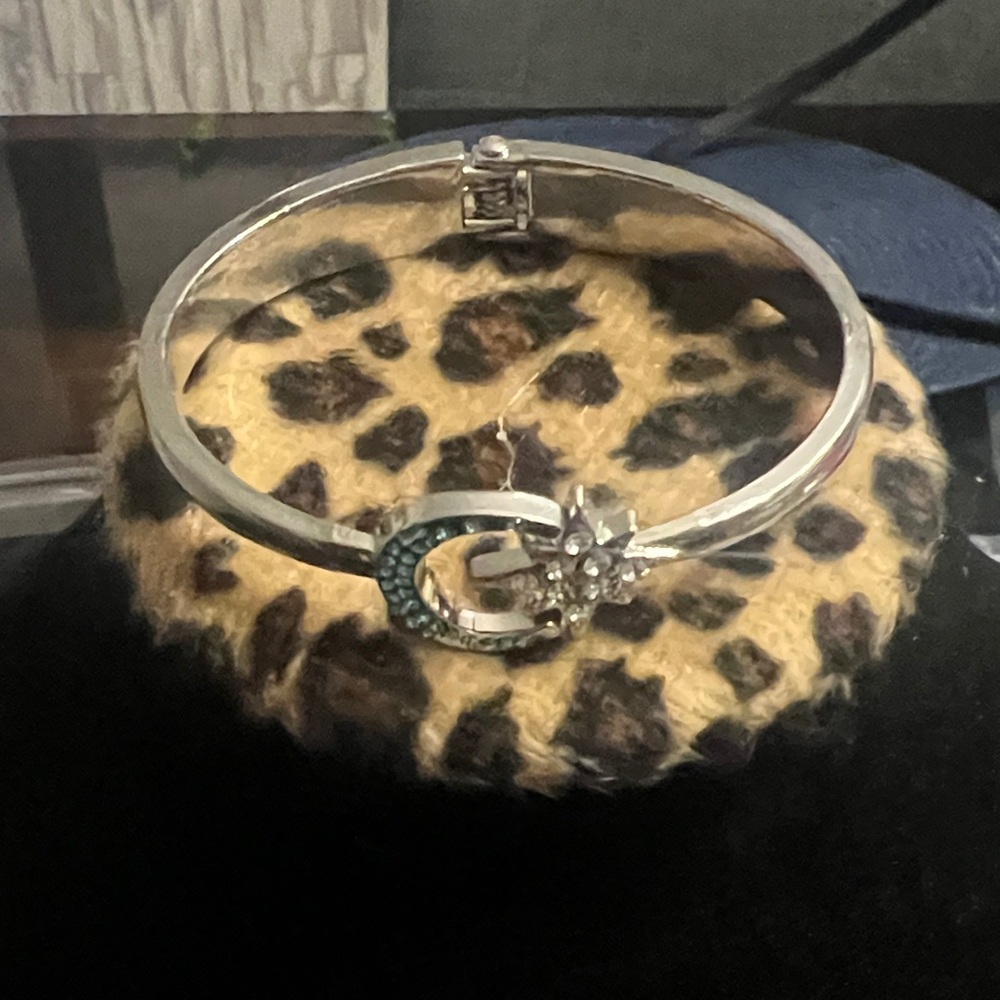 Paparazzi Silver Bracelet with Crystal Flower
